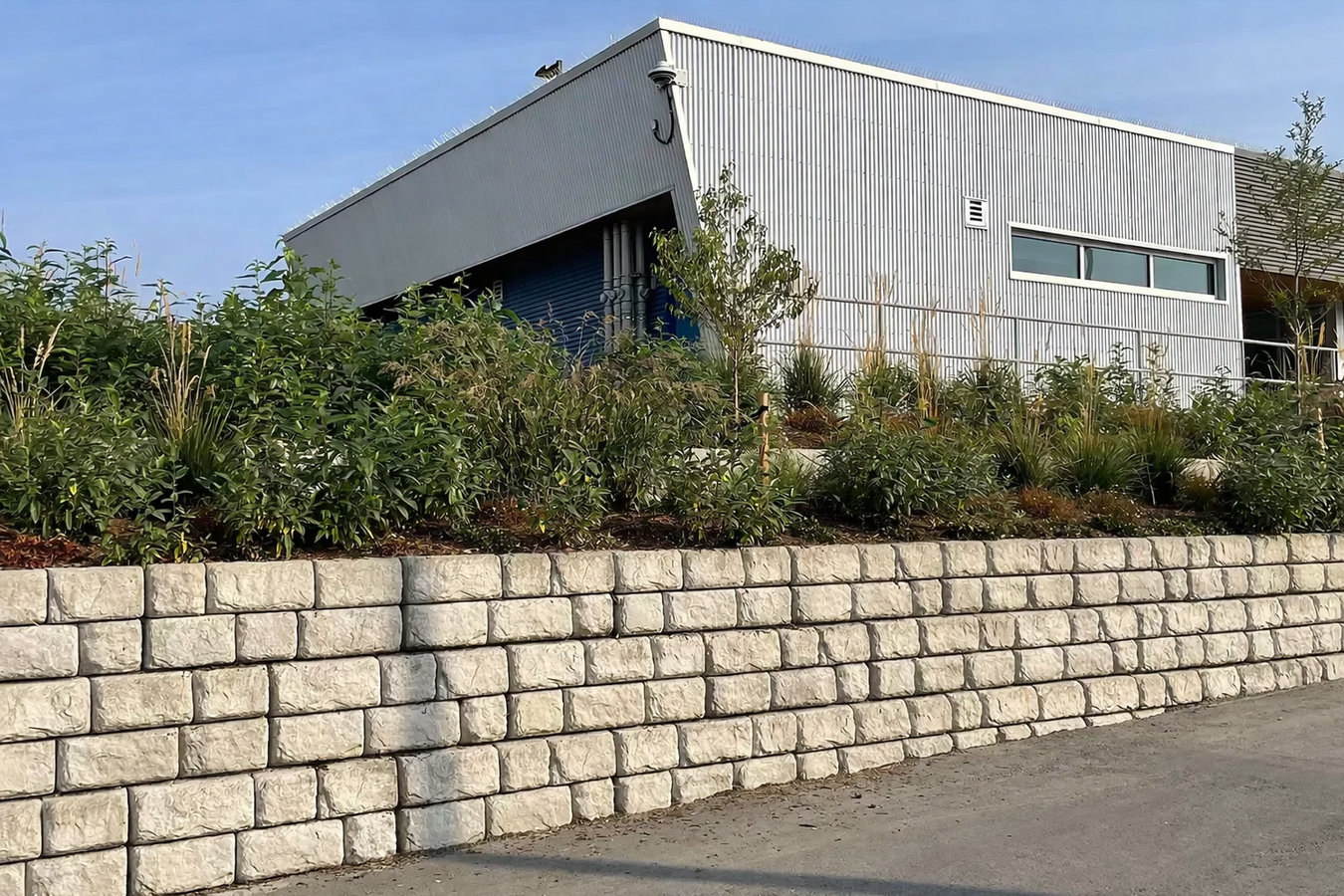 Concrete retaining walls